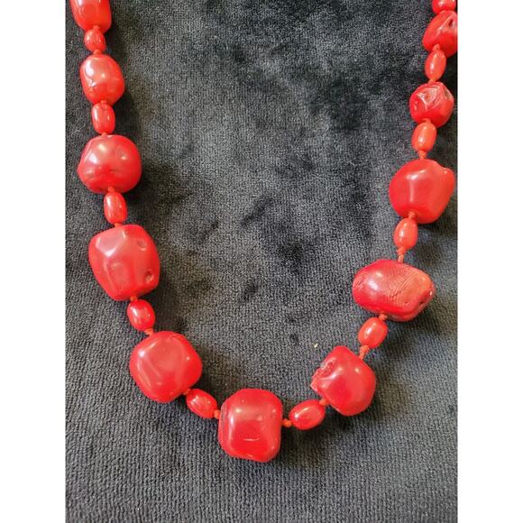 Chunky Red Coral Beaded Necklace With Toggle Closure - Picture 5 of 7